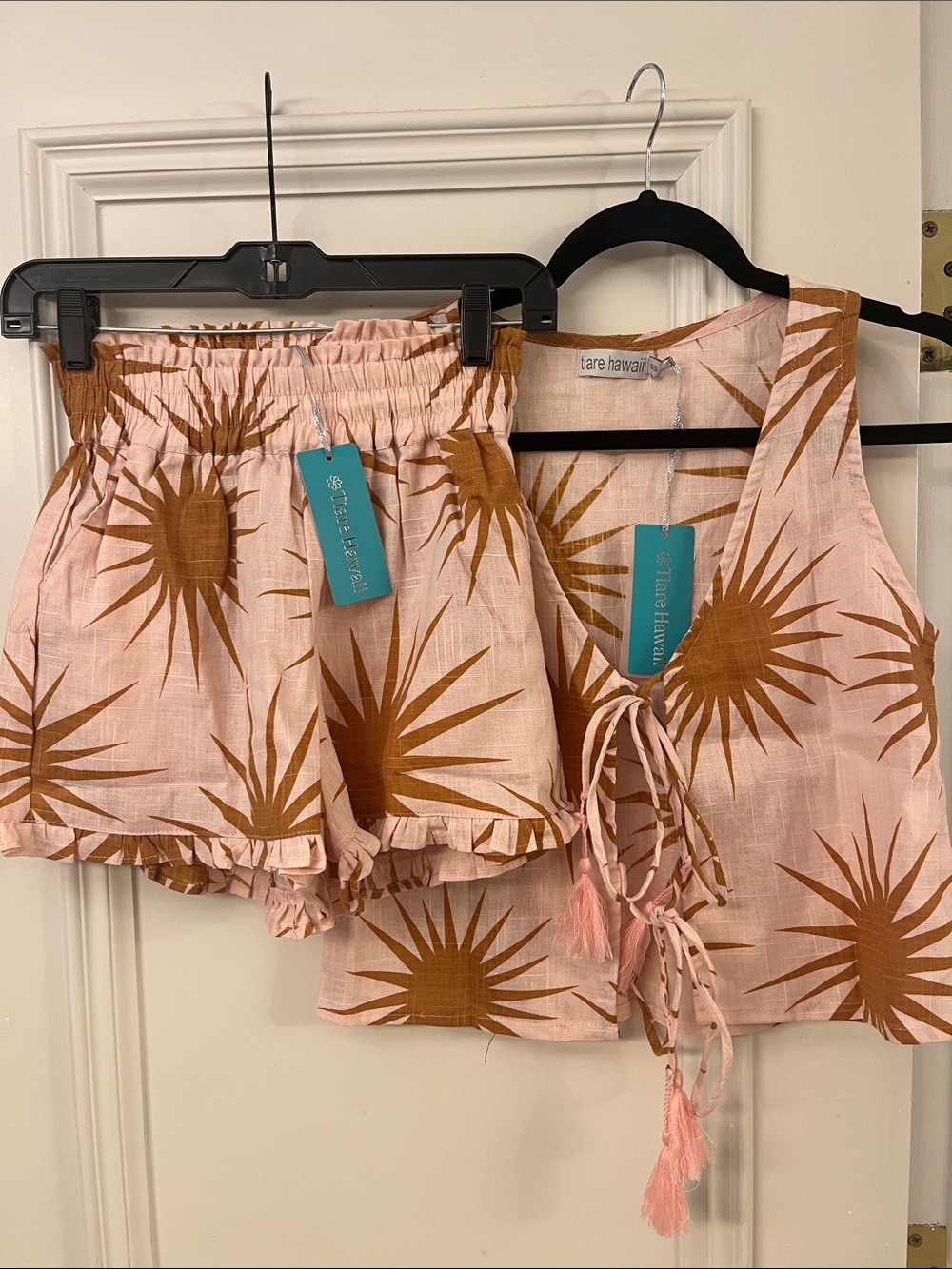 Tiare Hawaii linen short and vest set